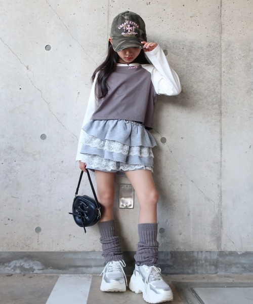 URBAN CHERRY(アーバンチェリー)の「【綿100%】発泡ロゴプリントクロップド丈ラグランロンT(Tシャツ/カットソー・キッズ・レッド/ブラウン/チャコール/ブラック・110cm/120cm/130cm/140cm/150cm)」の11枚目の写真