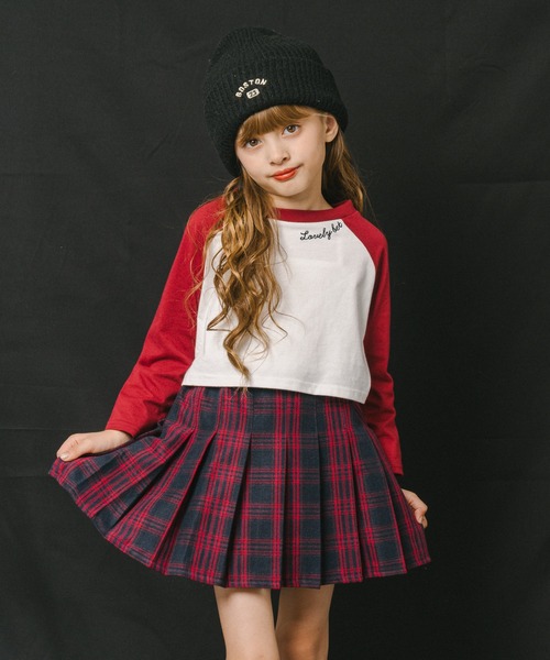 URBAN CHERRY(アーバンチェリー)の「【綿100%】発泡ロゴプリントクロップド丈ラグランロンT(Tシャツ/カットソー・キッズ・レッド/ブラウン/チャコール/ブラック・110cm/120cm/130cm/140cm/150cm)」の17枚目の写真