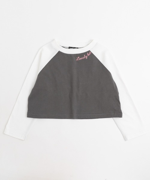 URBAN CHERRY(アーバンチェリー)の「【綿100%】発泡ロゴプリントクロップド丈ラグランロンT(Tシャツ/カットソー・キッズ・レッド/ブラウン/チャコール/ブラック・110cm/120cm/130cm/140cm/150cm)」の9枚目の写真