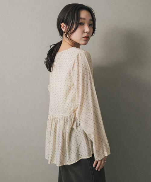 SENSE OF PLACE by URBAN RESEARCH(センスオブプレイスバイアーバンリサーチ)の「フロッキードットウエストギャザーブラウス(シャツ/ブラウス・レディース・ブルー系その他/ベージュ系その他/ブラック系その他・ONE)」の16枚目の写真