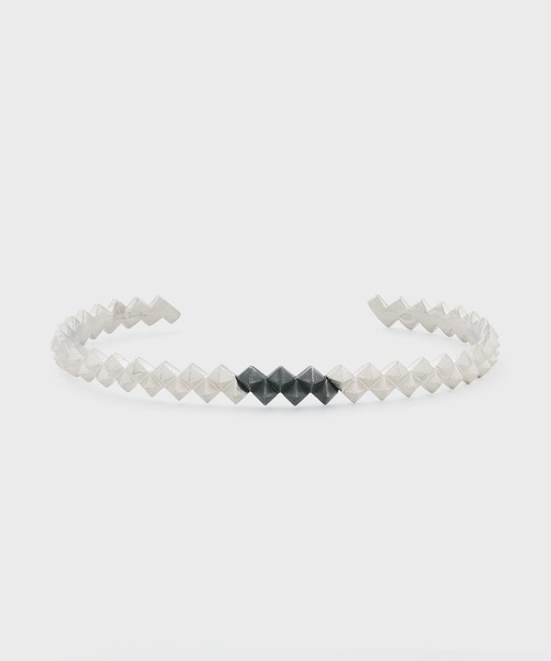 Paul Smith（ポールスミス）の「TWISTED LOGO PLATE BANGLE
