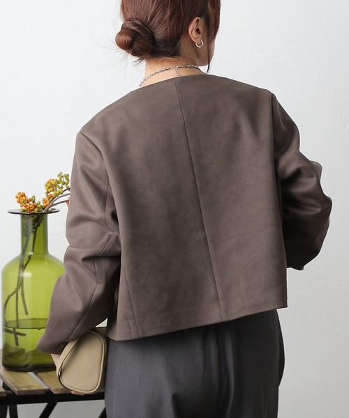 COLONY 2139（コロニートゥーワンスリーナイン）の「スエードポンチノーカラージャケット（ノーカラージャケット・レディース・ブラウン/キャメル/チャコールグレー・FREE）」の14枚目の写真