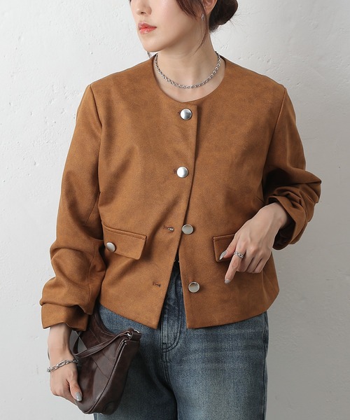 COLONY 2139（コロニートゥーワンスリーナイン）の「スエードポンチノーカラージャケット（ノーカラージャケット・レディース・ブラウン/キャメル/チャコールグレー・FREE）」の20枚目の写真