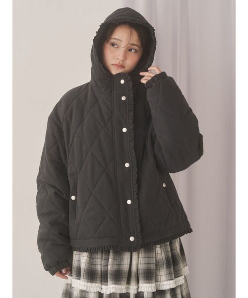 merry jenny（メリージェニー）の「フリルキルティングフードジャケット（ダウンジャケット/コート・レディース・ピンク/アイボリー/ブラック/ブルー・FREE）」の2枚目の写真