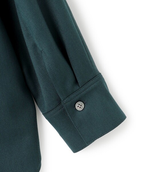 23区(ニジュウサンク)の「【滝沢眞規子さん着用/洗える】メリノウールサテン 2WAYドルマンスリーブシャツ(シャツ/ブラウス・レディース・ブラック系/パイングリーン系・38)」の22枚目の写真