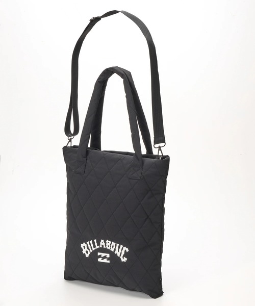 BILLABONG(ビラボン)の「BILLABONG レディース QUILT 2WAY SHOULDER ショルダーバッグ 【2025年秋冬モデル】 @autumn /ビラボンキルト加工ロゴワンポイントマルチバッグ(ショルダーバッグ・レディース・ブラック/ブラウン系その他・FREE)」の3枚目の写真
