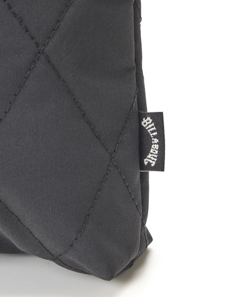 BILLABONG(ビラボン)の「BILLABONG レディース QUILT 2WAY SHOULDER ショルダーバッグ 【2025年秋冬モデル】 @autumn /ビラボンキルト加工ロゴワンポイントマルチバッグ(ショルダーバッグ・レディース・ブラック/ブラウン系その他・FREE)」の12枚目の写真