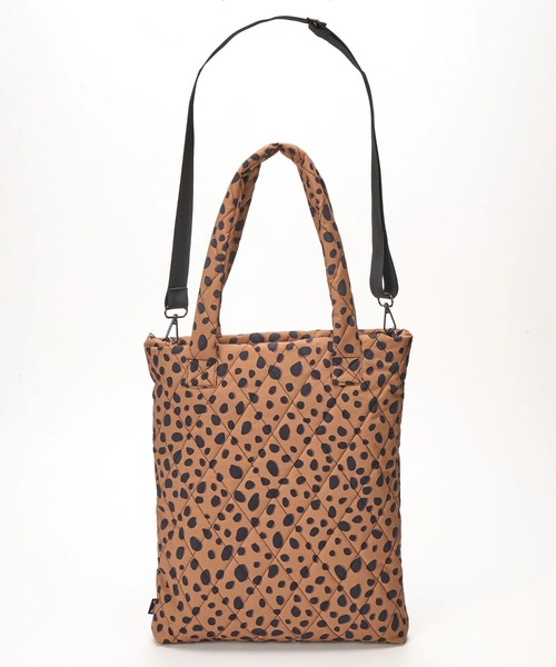 BILLABONG(ビラボン)の「BILLABONG レディース QUILT 2WAY SHOULDER ショルダーバッグ 【2025年秋冬モデル】 @autumn /ビラボンキルト加工ロゴワンポイントマルチバッグ(ショルダーバッグ・レディース・ブラック/ブラウン系その他・FREE)」の14枚目の写真