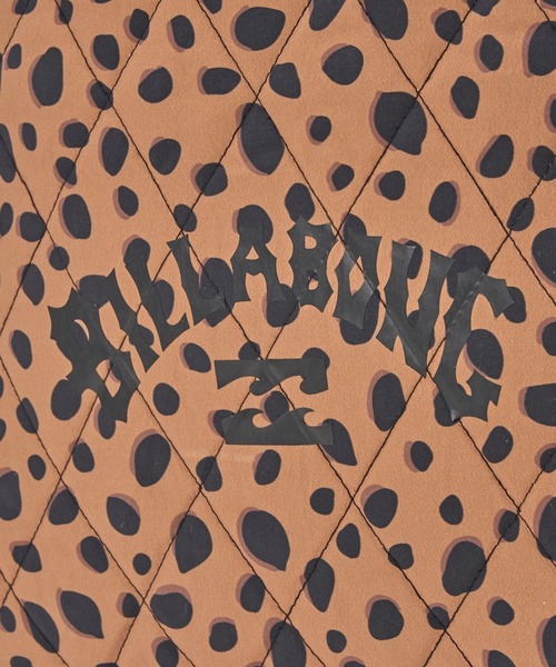 BILLABONG(ビラボン)の「BILLABONG レディース QUILT 2WAY SHOULDER ショルダーバッグ 【2025年秋冬モデル】 @autumn /ビラボンキルト加工ロゴワンポイントマルチバッグ(ショルダーバッグ・レディース・ブラック/ブラウン系その他・FREE)」の17枚目の写真