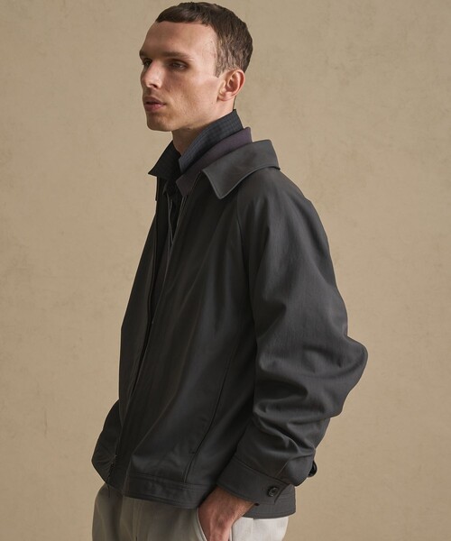 PUBLIC TOKYO（パブリックトウキョウ）の「【再入荷なし】タスランギャバジンジップブルゾン　/防風性（ブルゾン・メンズ・ベージュ/ダークグレー・1/2）」の4枚目の写真