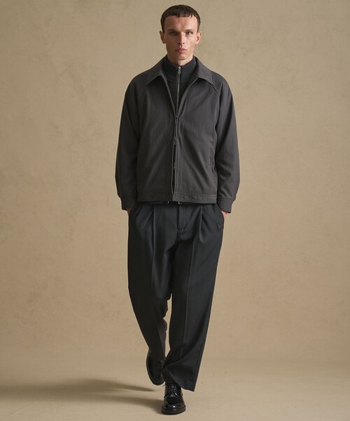 PUBLIC TOKYO（パブリックトウキョウ）の「【再入荷なし】タスランギャバジンジップブルゾン　/防風性（ブルゾン・メンズ・ベージュ/ダークグレー・1/2）」の8枚目の写真