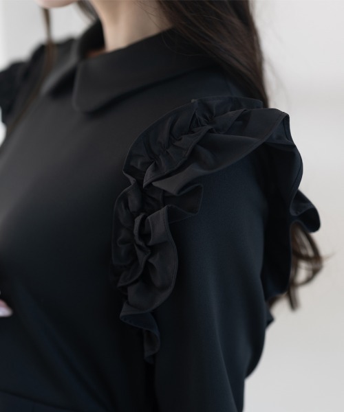 Neige(ネージュ)の「丸襟肩フリルタフタ切替ワンピース(ワンピース・レディース・ブラック/ネイビー・ONE SIZE)」の10枚目の写真