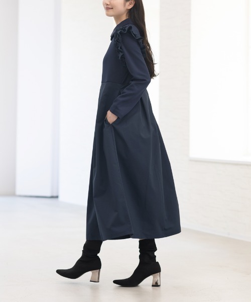 Neige(ネージュ)の「丸襟肩フリルタフタ切替ワンピース(ワンピース・レディース・ブラック/ネイビー・ONE SIZE)」の13枚目の写真