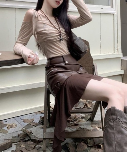 maison de LATIR(メゾンドラティール)の「可愛く決まるレザー異素材スカート(スカート・レディース・ブラック/ブラウン・FREE)」の8枚目の写真
