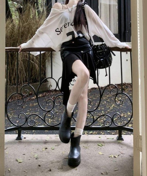 maison de LATIR(メゾンドラティール)の「可愛く決まるレザー異素材スカート(スカート・レディース・ブラック/ブラウン・FREE)」の17枚目の写真