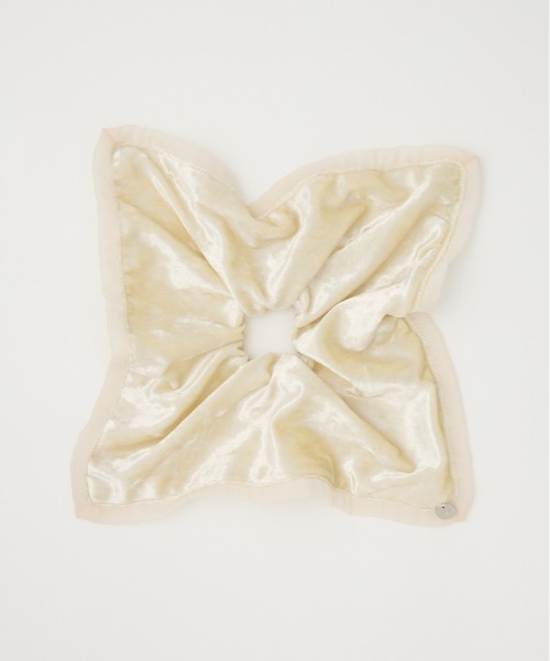 SLY（スライ）の「VELOUR SCRUNCHIE ベロア スクランチー 秋服 冬服（シュシュ・レディース・ブラック/アイボリー・FREE）」の2枚目の写真