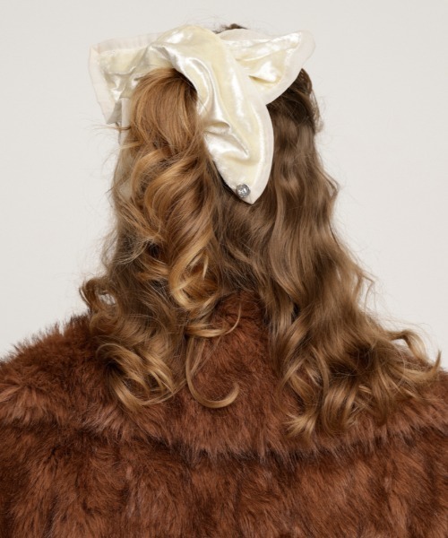 SLY（スライ）の「VELOUR SCRUNCHIE ベロア スクランチー 秋服 冬服（シュシュ・レディース・ブラック/アイボリー・FREE）」の6枚目の写真