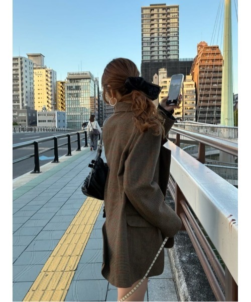 SLY（スライ）の「VELOUR SCRUNCHIE ベロア スクランチー 秋服 冬服（シュシュ・レディース・ブラック/アイボリー・FREE）」の13枚目の写真