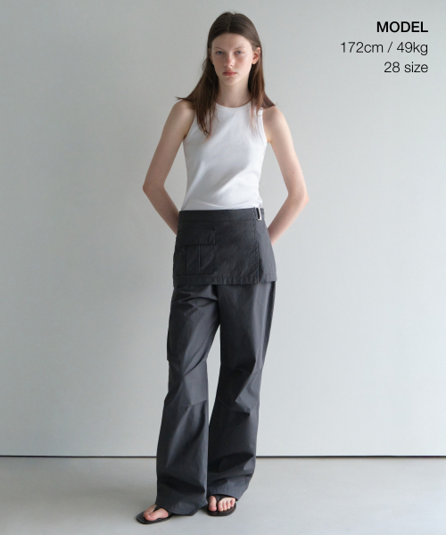 MUSINSA STANDARD WOMAN（ムシンサスタンダードウーマン）の「ウィメンズラップスカートパラシュートパンツ[ダークグレー]（その他パンツ・レディース・その他・30/24/26/28）」の2枚目の写真