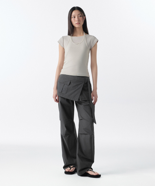 MUSINSA STANDARD WOMAN（ムシンサスタンダードウーマン）の「ウィメンズラップスカートパラシュートパンツ[ダークグレー]（その他パンツ・レディース・その他・30/24/26/28）」の3枚目の写真