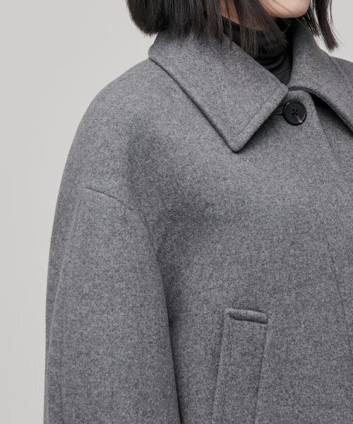 MUSINSA STANDARD WOMAN（ムシンサスタンダードウーマン）の「ウィメンズカシミヤブレンドショートマックコート[ミディアムグレー]（チェスターコート・レディース・その他・SMALL/MEDIUM/LARGE/X-SMALL）」の8枚目の写真