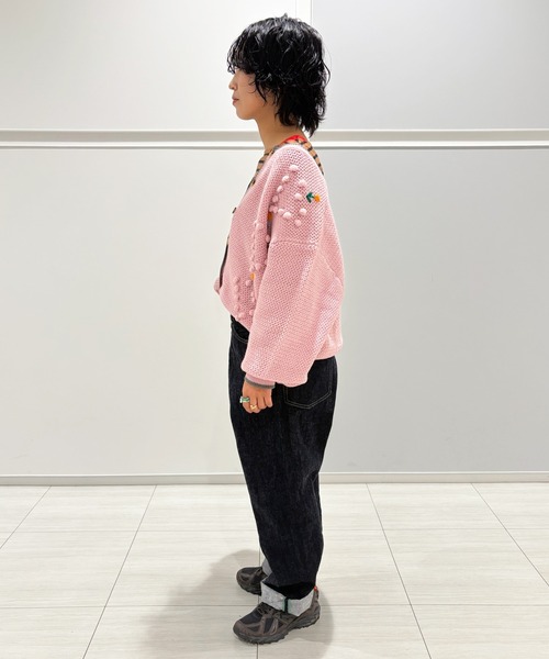 MARKEY'S(マーキーズ)の「ポンポンフラワーニットカーディガン/おとな(カーディガン/ボレロ・レディース・ピンク/チャコール/グレー・160cm)」の7枚目の写真