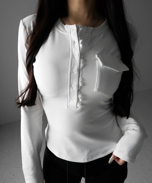 me+em select(ミームセレクト)の「【 裏起毛 】レースドッキングヘンリーネックトップス / lace docking henley neck tops(Tシャツ/カットソー・レディース・ブラック/ホワイト・FREE)」の1枚目の写真