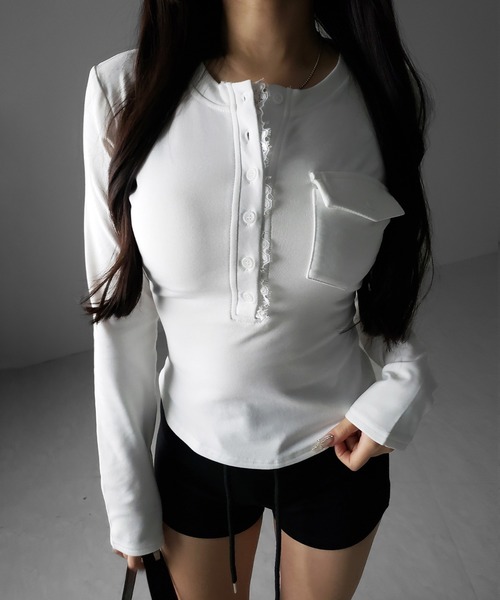 me+em select(ミームセレクト)の「【 裏起毛 】レースドッキングヘンリーネックトップス / lace docking henley neck tops(Tシャツ/カットソー・レディース・ブラック/ホワイト・FREE)」の15枚目の写真