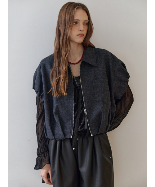 MAXZA(マージャコレクション)の「ソフトボリュームキャップスリーブカラージップアップベスト(ベスト・レディース・チャコール・FREE)」の4枚目の写真