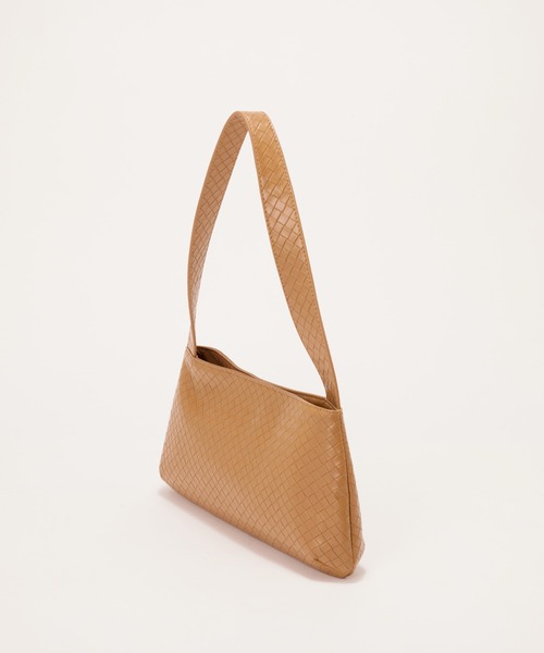 EFOLE(エフォル)の「【ZOZO限定】Flat one shoulder /フラットワンショルダー(ショルダーバッグ・レディース・キャメル/ブラック・FREE)」の3枚目の写真