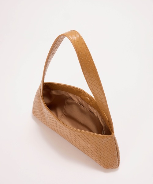 EFOLE(エフォル)の「【ZOZO限定】Flat one shoulder /フラットワンショルダー(ショルダーバッグ・レディース・キャメル/ブラック・FREE)」の5枚目の写真