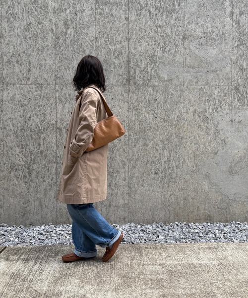 EFOLE(エフォル)の「【ZOZO限定】Flat one shoulder /フラットワンショルダー(ショルダーバッグ・レディース・キャメル/ブラック・FREE)」の9枚目の写真