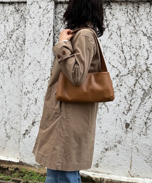 EFOLE(エフォル)の「【ZOZO限定】Flat one shoulder /フラットワンショルダー(ショルダーバッグ・レディース・キャメル/ブラック・FREE)」の10枚目の写真