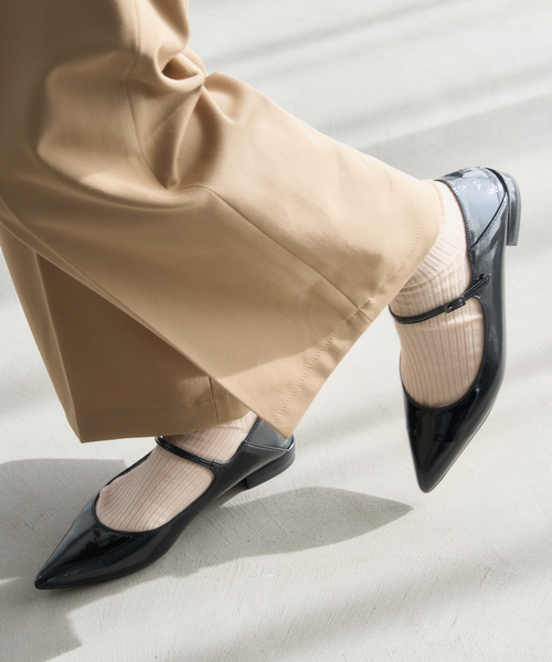 LE TALON(ルタロン)の「《追加2》ポインテッドワンストラップフラット(その他シューズ・レディース・ブラックミックス・25cm/24.5cm/24cm/23.5cm/23cm/22cm/21.5/22.5cm/25.5cm/26cm)」の6枚目の写真