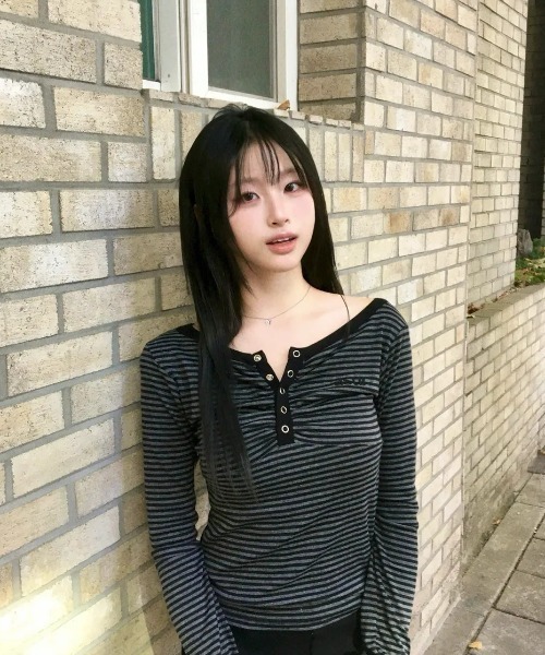 as you are(アズユーアー)の「◇ASYOUARE◇ブランド直輸入正規品/ストライプ スナップ ロング スリーブ STRIPE SNAP LONG SLEEVE(Tシャツ/カットソー・レディース・ブラウン/ブラック・FREE)」の10枚目の写真