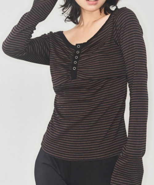 as you are(アズユーアー)の「◇ASYOUARE◇ブランド直輸入正規品/ストライプ スナップ ロング スリーブ STRIPE SNAP LONG SLEEVE(Tシャツ/カットソー・レディース・ブラウン/ブラック・FREE)」の20枚目の写真