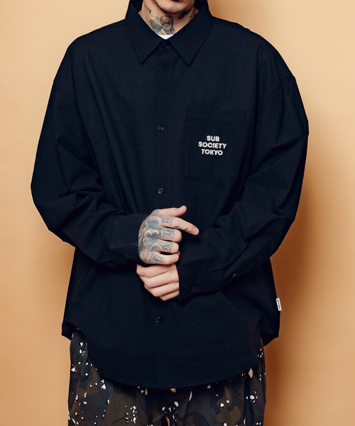 Subciety(サブサエティ)の「Seersucker shirt(シャツ/ブラウス・メンズ・ブルー/ホワイト/ブラック・SMALL/MEDIUM/LARGE/X-LARGE)」の3枚目の写真