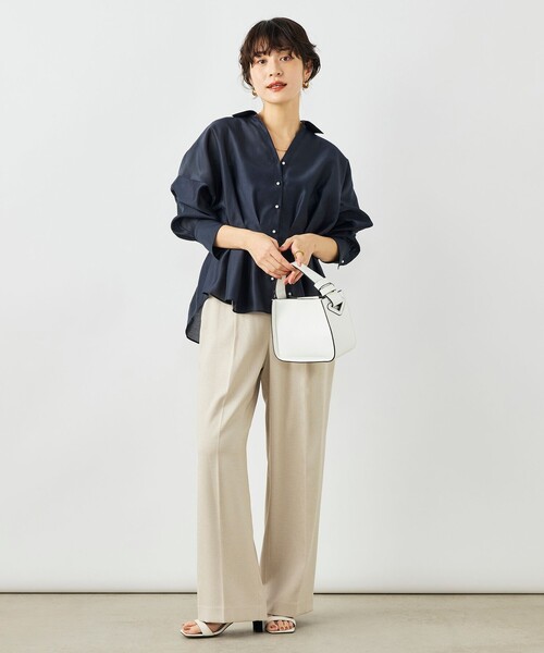 NOLLEY’S（ノーリーズ）の「ウォッシャブルパール釦スキッパータックブラウス（シャツ/ブラウス・レディース・カーキ/サックスブルー/オフホワイト/ネイビー・38）」の5枚目の写真