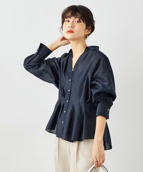 NOLLEY’S（ノーリーズ）の「ウォッシャブルパール釦スキッパータックブラウス（シャツ/ブラウス・レディース・カーキ/サックスブルー/オフホワイト/ネイビー・38）」の6枚目の写真