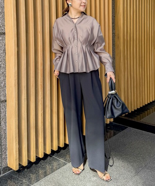 NOLLEY’S（ノーリーズ）の「ウォッシャブルパール釦スキッパータックブラウス（シャツ/ブラウス・レディース・カーキ/サックスブルー/オフホワイト/ネイビー・38）」の10枚目の写真