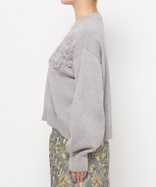 mysty woman（ミスティウーマン）の「花刺繍プチハイニット 640149（ニット/セーター・レディース・オフホワイト/グレー/ブラック・FREE）」の11枚目の写真
