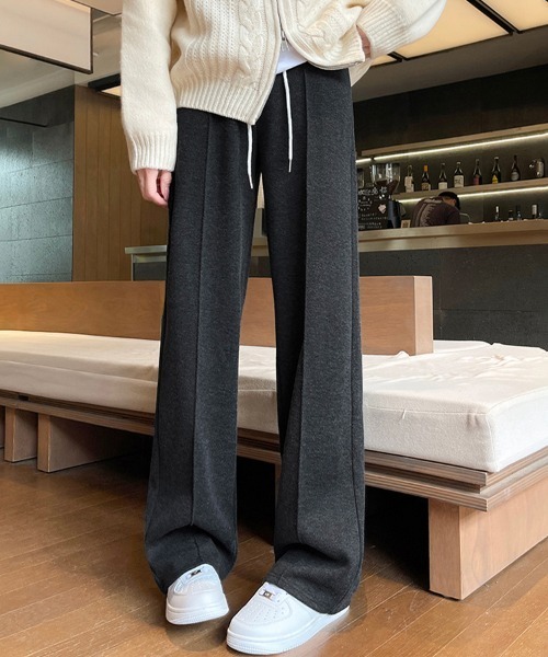 ONEP STAR(ワンピスター)の「裏起毛ストレートワイドパンツ(スウェットパンツ・レディース・チャコールグレー/ダークブラウン/ライトグレー/オートミール/ダークグレー/ベージュ・MEDIUM/X-LARGE/LARGE/SMALL)」の2枚目の写真