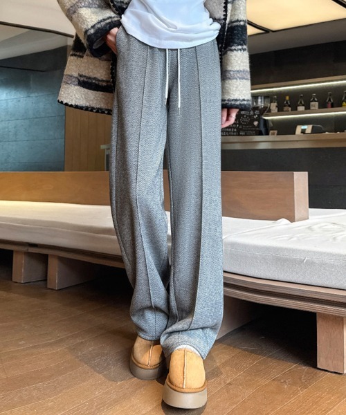 ONEP STAR(ワンピスター)の「裏起毛ストレートワイドパンツ(スウェットパンツ・レディース・チャコールグレー/ダークブラウン/ライトグレー/オートミール/ダークグレー/ベージュ・MEDIUM/X-LARGE/LARGE/SMALL)」の3枚目の写真