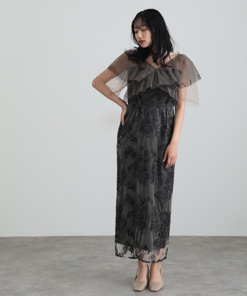 atlo(アトロ)の「ロング&袖あり フォーマル レイヤード チュール Iライン フラワー 刺繍レース セレモニー 結婚式 二次会 パーティー ドレス オケージョンドレス お呼ばれ 同窓会 成人式 (ドレス・レディース・ブラック/グレー/ベージュ・M)」の7枚目の写真