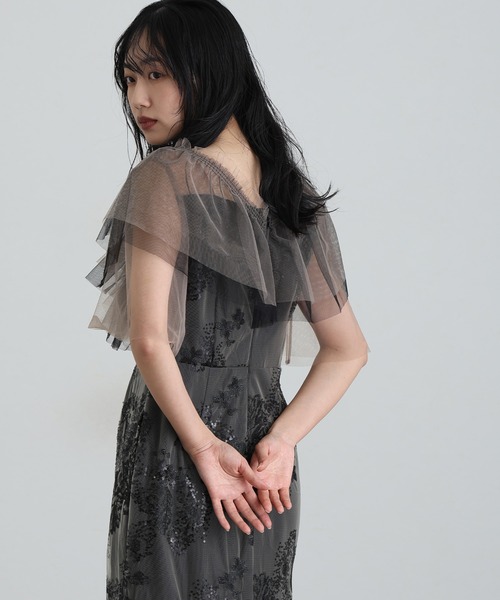 atlo(アトロ)の「ロング&袖あり フォーマル レイヤード チュール Iライン フラワー 刺繍レース セレモニー 結婚式 二次会 パーティー ドレス オケージョンドレス お呼ばれ 同窓会 成人式 (ドレス・レディース・ブラック/グレー/ベージュ・M)」の8枚目の写真