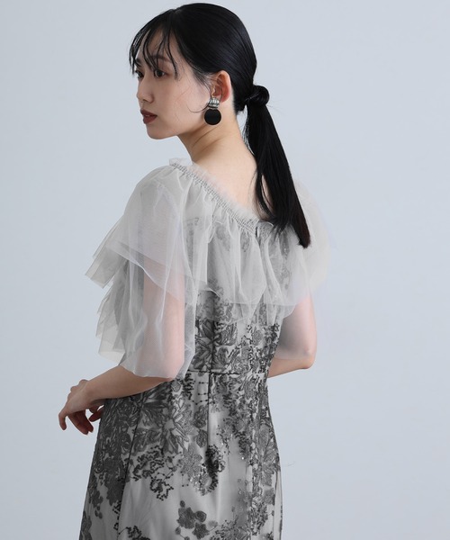 atlo(アトロ)の「ロング&袖あり フォーマル レイヤード チュール Iライン フラワー 刺繍レース セレモニー 結婚式 二次会 パーティー ドレス オケージョンドレス お呼ばれ 同窓会 成人式 (ドレス・レディース・ブラック/グレー/ベージュ・M)」の21枚目の写真