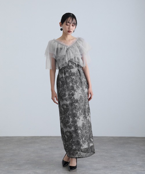 atlo(アトロ)の「ロング&袖あり フォーマル レイヤード チュール Iライン フラワー 刺繍レース セレモニー 結婚式 二次会 パーティー ドレス オケージョンドレス お呼ばれ 同窓会 成人式 (ドレス・レディース・ブラック/グレー/ベージュ・M)」の22枚目の写真