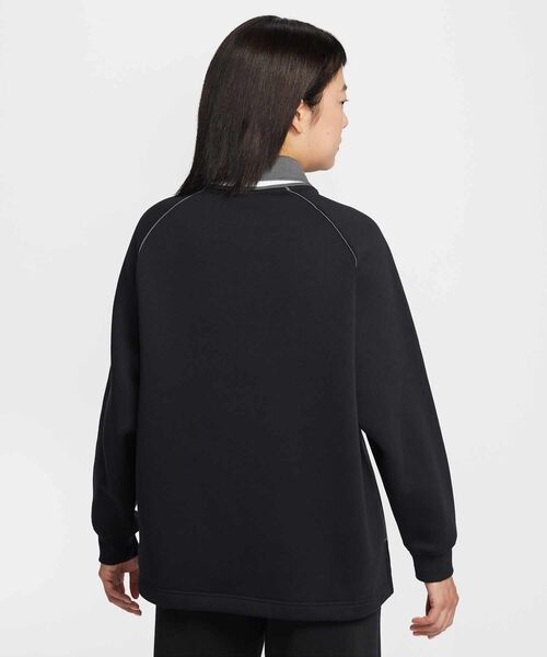 NIKE(ナイキ)の「ナイキ スポーツウェア フェニックス フリース ウィメンズ オーバーサイズド グラフィック ポロトップス / Nike Sportswear Phoenix Fleece Women's Oversized Graphic Polo Top IF0257-010 Black(ポロシャツ・レディース・ブラック・XL/L/XS/S/M)」の8枚目の写真
