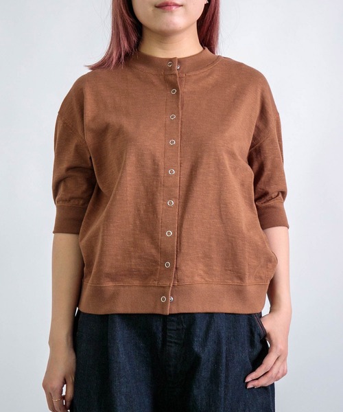 Tieasy（ティージー）の「[Tieasy] HDCS SNAP S/S CARDIGAN / ライトスラブ天竺 スナップカーディガン（カーディガン/ボレロ・レディース・ネイビー/ブラウン/レッド/アイボリー/アッシュグレー・1）」の4枚目の写真