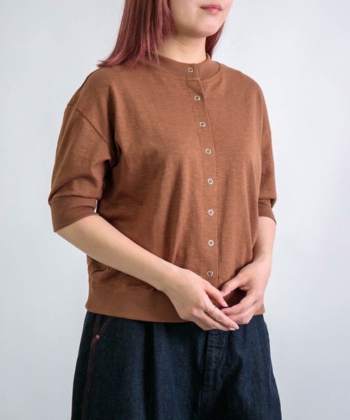 Tieasy（ティージー）の「[Tieasy] HDCS SNAP S/S CARDIGAN / ライトスラブ天竺 スナップカーディガン（カーディガン/ボレロ・レディース・ネイビー/ブラウン/レッド/アイボリー/アッシュグレー・1）」の14枚目の写真